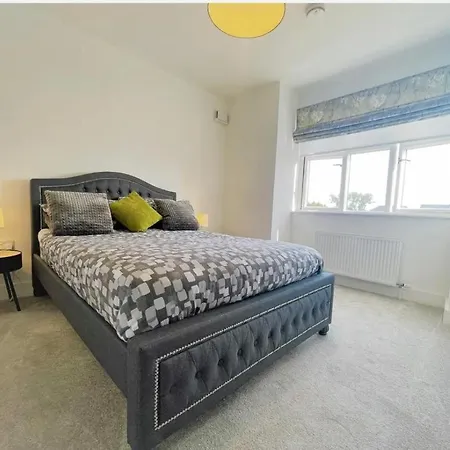 Manor Brook House * أدير